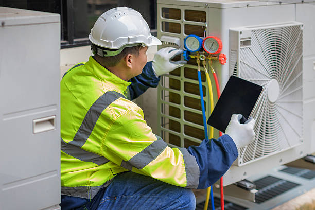 Professional Hvac technician working in Timberville, VA
